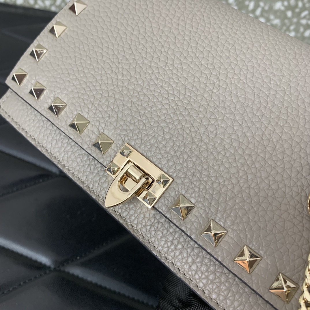 Valentino Garavani Rockstud Small Shoulder Bag in Grey Grainy Calfskin